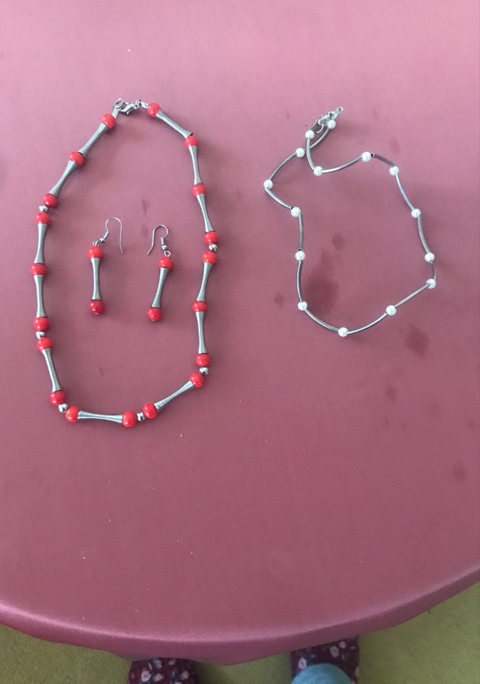 Renkli Boncuklu Kısa Kadın Kolye ve Küpe Seti - Görsel 2