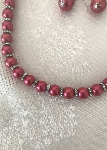 Kırmızı Boncuklu Midi Kolye ve Küpe Seti - Görsel 3