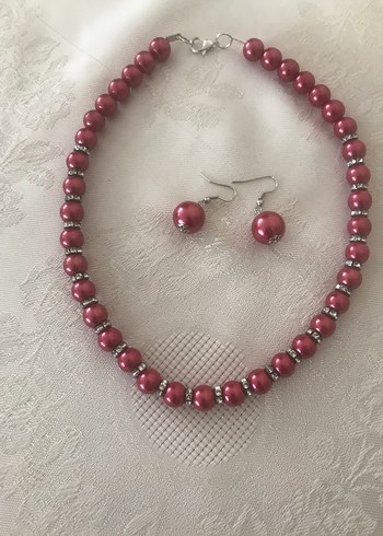 Kırmızı Boncuklu Midi Kolye ve Küpe Seti - Görsel 2