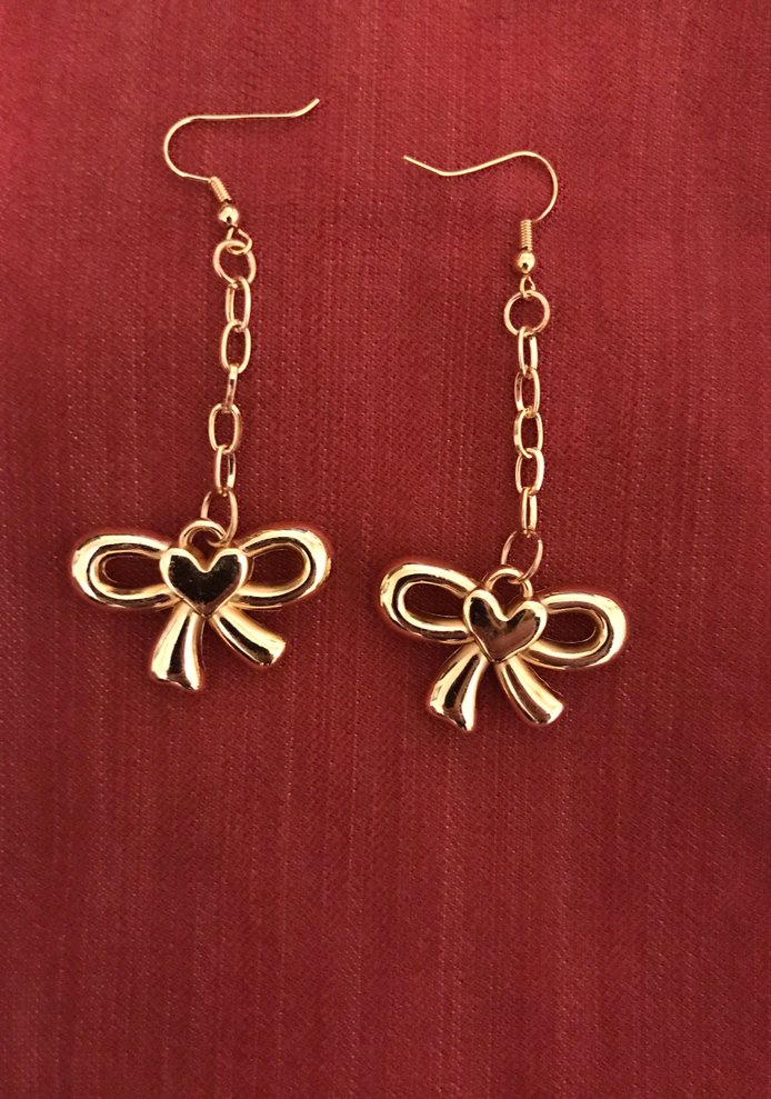 Altın Renkli Fiyonk Detaylı Midi Küpe - Görsel 4