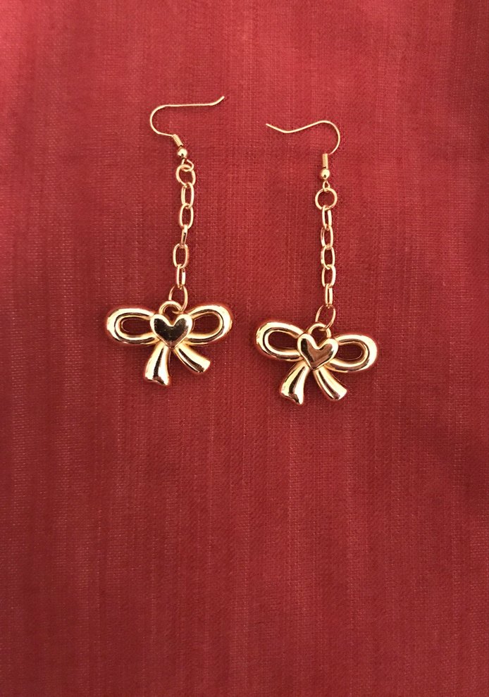 Altın Renkli Fiyonk Detaylı Midi Küpe - Görsel 2