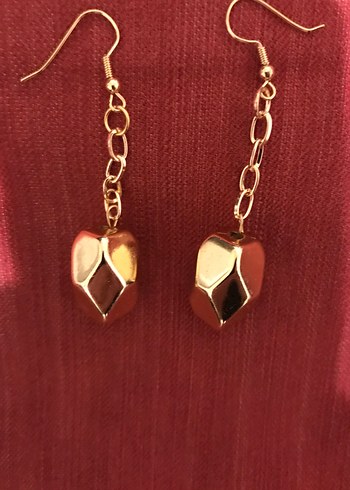 Zincir Detaylı Altın Renk Midi Küpe - Görsel 3