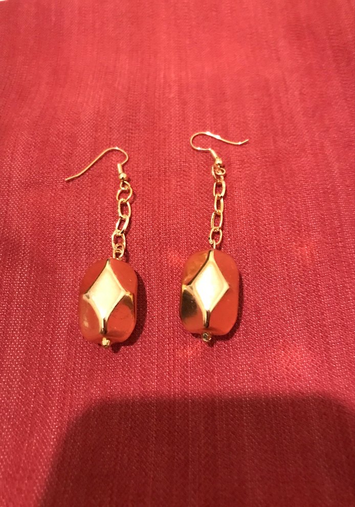 Zincir Detaylı Altın Renk Midi Küpe - Görsel 4