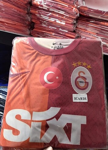 Galatasaray yeni sezon formasi A-kalite 