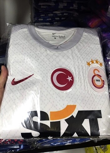 Galatasaray yeni sezon formasi A-kalite 
