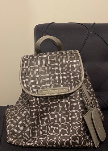 Tommy Hilfiger Monogramli Sehir Sirt Cantasi