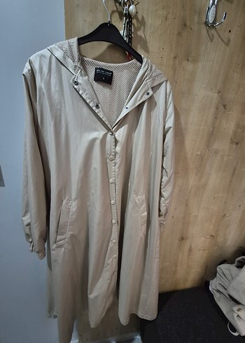 Bej Uzun Kadın Yağmurluk Düğmeli - Görsel 4