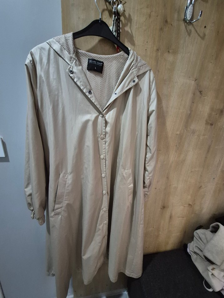 Bej Uzun Kadın Yağmurluk Düğmeli - Görsel 4