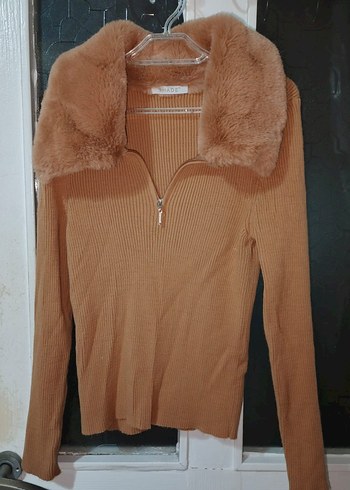 Kahverengi Kürklü Yaka Kadın Triko - Görsel 3