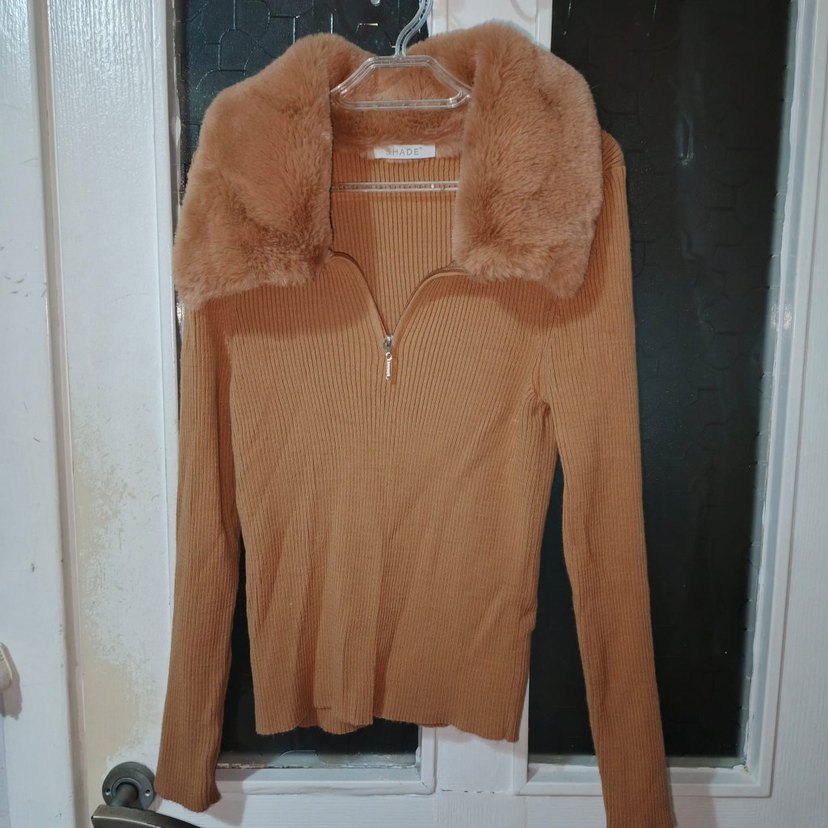 Kahverengi Kürklü Yaka Kadın Triko - Görsel 3