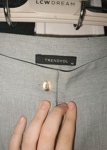 Trendyol Gri-Yeşil Pilili Kadın Kumaş Pantolon - Görsel 3