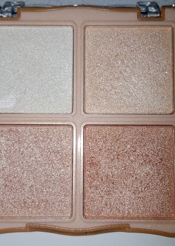 Roesia Rose Cosmetics Işıltılı Aydınlatıcı Paleti - Görsel 2