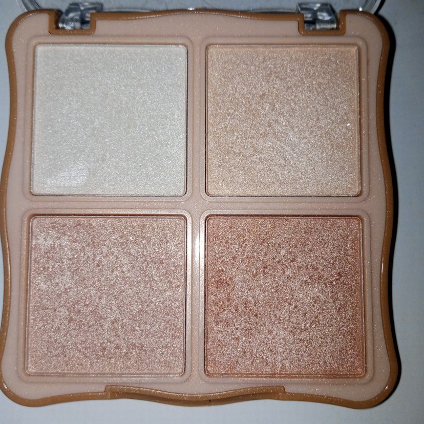 Roesia Rose Cosmetics Işıltılı Aydınlatıcı Paleti - Görsel 2