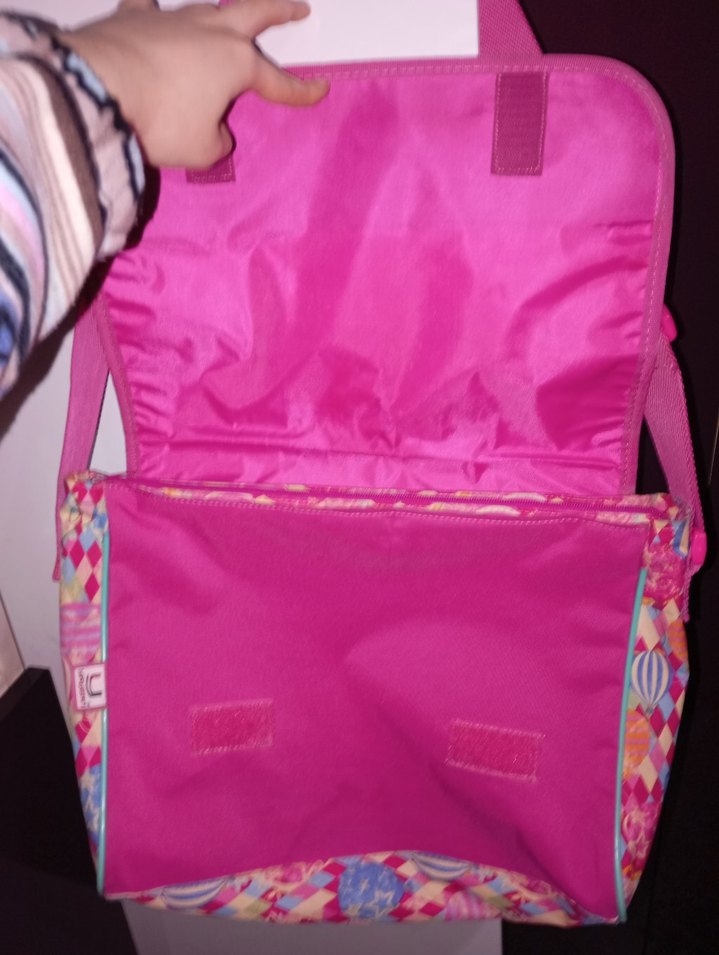 orijinal Yaygan marka Winx Okul Çantası/Postacı çantası - Görsel 4