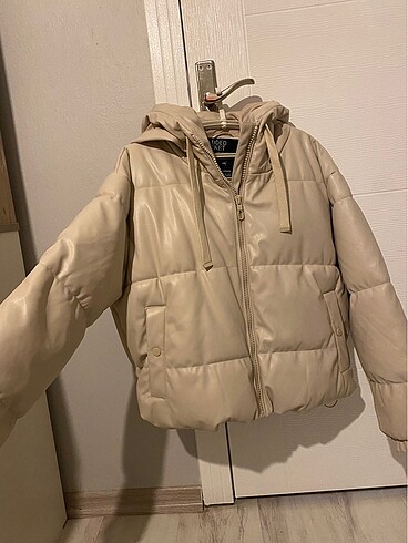 s Beden Stradivarius mont