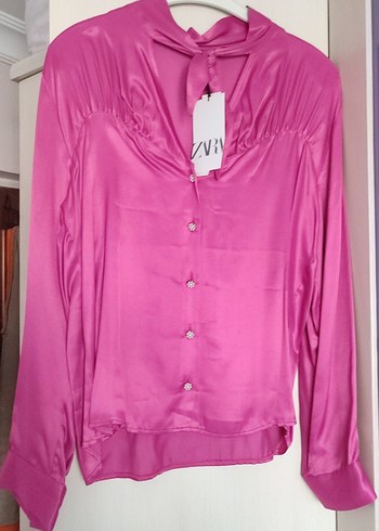 Pembe V Yaka Düğmeli Kadın Gömlek