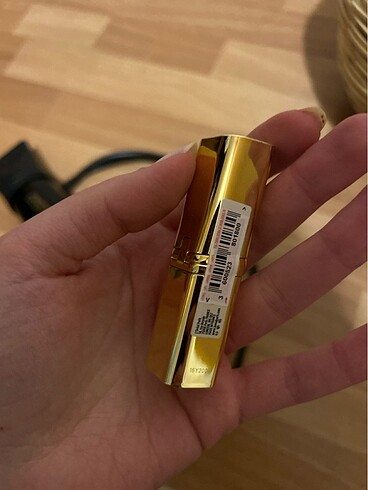 Loreal Paris Color Riche Saten bitişli ruj