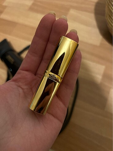 L'Oréal Paris Loreal Paris Color Riche Saten bitişli ruj