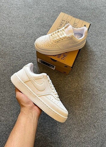 NIKE COURT VISION 