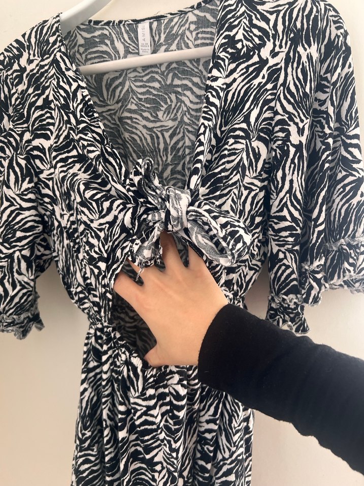 Zebra desenli şortlu tulum - Görsel 3