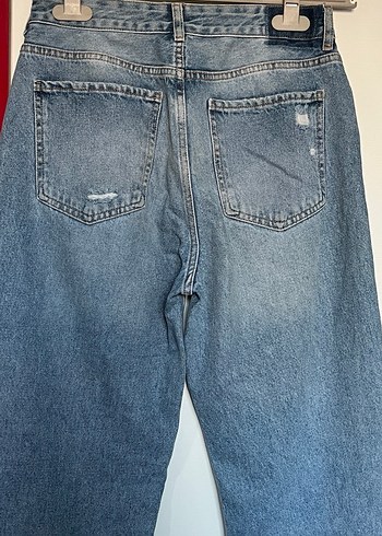 Yırtık jean pantolon - Görsel 4