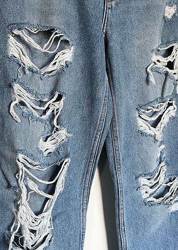 Yırtık jean pantolon - Görsel 2
