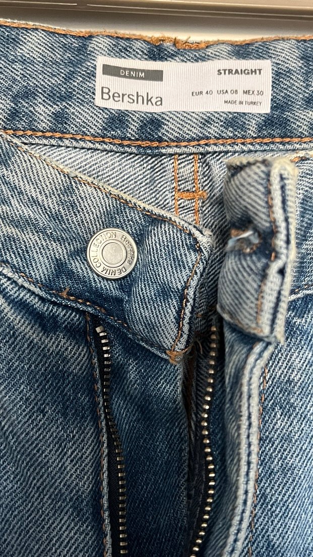 Yırtık jean pantolon - Görsel 3