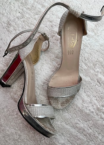 Simli Topuklu ayakkabı - Görsel 3