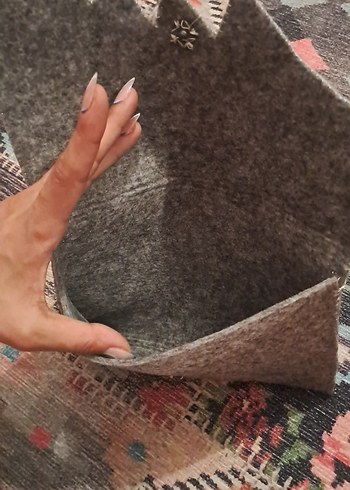 Beden gri Renk Gri Keçe Nakışlı Kadın Portföy Çanta