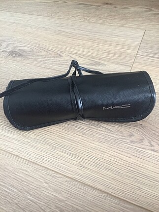 Mac siyah makyaj fırçası çantası