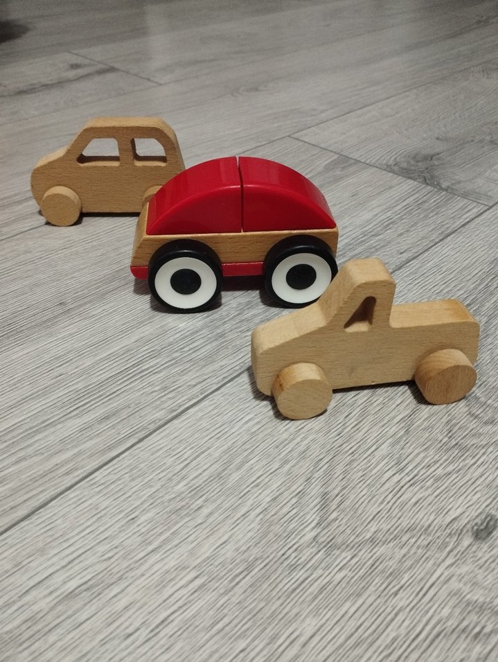 İkea Kırmızı Ahşap Oyuncak Araba Seti - Görsel 2
