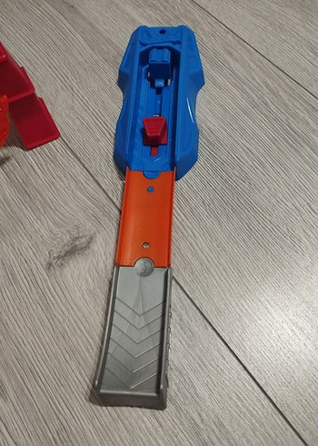 Hot Wheels Alev çemberi - fırlatma seti - Görsel 4