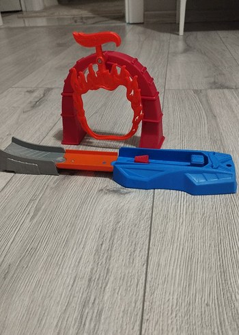 Hot Wheels Alev çemberi - fırlatma seti - Görsel 2