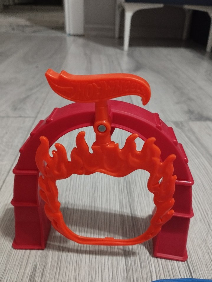 Hot Wheels Alev çemberi - fırlatma seti - Görsel 3