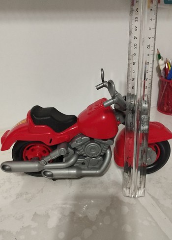 Kırmızı Motosiklet - Görsel 3