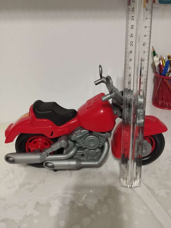 Kırmızı Motosiklet - Görsel 3