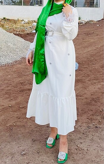 Taşlı tüylü nikah elbisesi