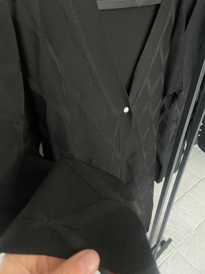 Düğmeli Siyah Midi Kadın Hırka - Görsel 4