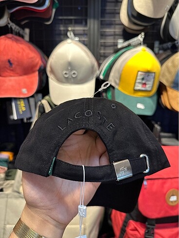  Beden Lacoste şapka