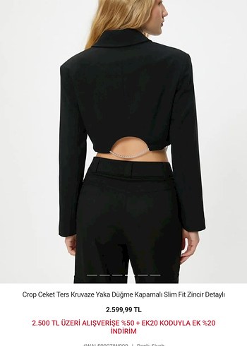 Zincir Detaylı Siyah Crop Blazer - Görsel 2
