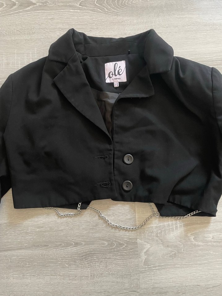 Zincir Detaylı Siyah Crop Blazer - Görsel 4