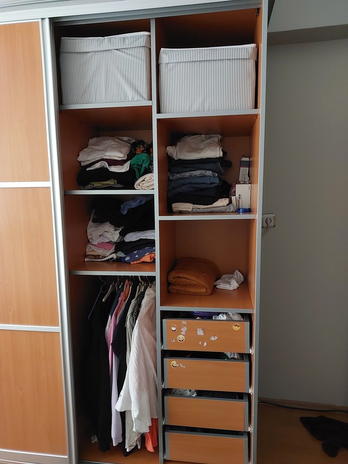 2 kapalı  surgulu dolap - Görsel 2