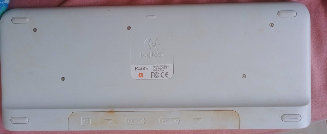 Logitech Siyah Kablosuz Klavye ve Touchpad - Görsel 3