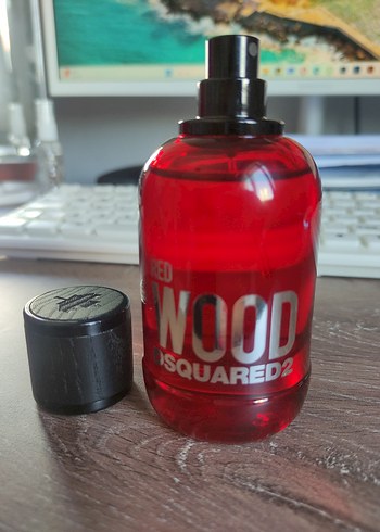 DSquared2 Dsquared2 Red Wood Kadın Parfümü 50 ml