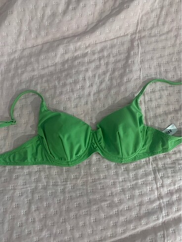 Yeşil bikini üstü