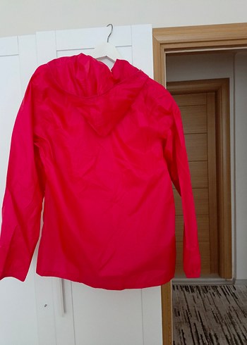 Decathlon Kırmızı Kapüşonlu Uzun Kollu Yağmurluk