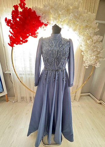 Satılık 
Boncuk İşlemeli Uzun Mavi Abiye Elbise - Görsel 4