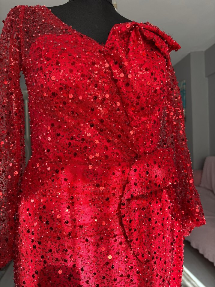 Uzun Kollu Kırmızı Drapeli Abiye Elbise - Görsel 2