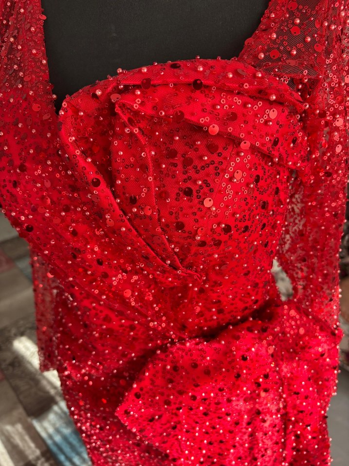 Uzun Kollu Kırmızı Drapeli Abiye Elbise - Görsel 4