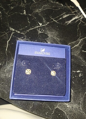 Beden altın Renk Orjianal swarovski klipsli küpe